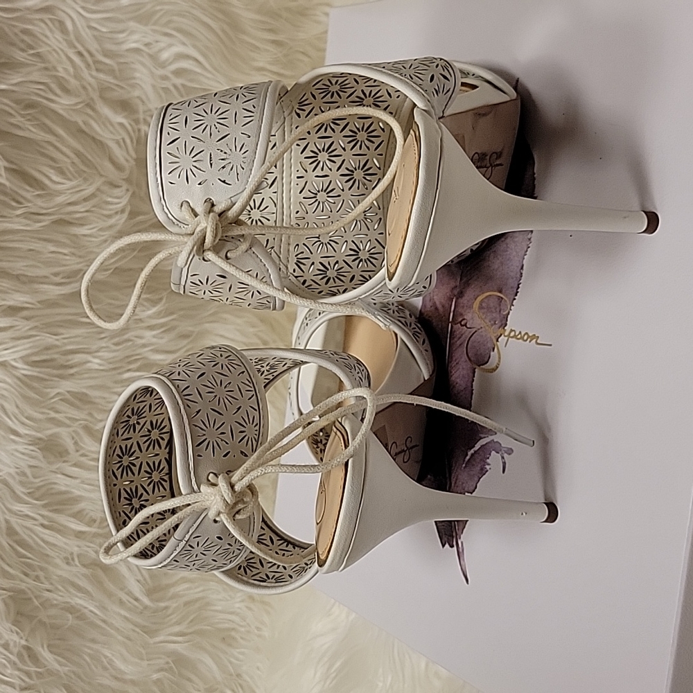 Jessica Simpson Barcia Heels, 10M, White - Picture 2 of 5